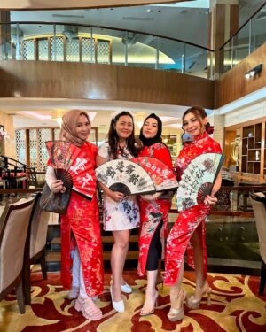 Baby Margaretha Instagram - #birthdaylunch #cheongsam #cheongsamdress #friendsforever #jingrestaurant