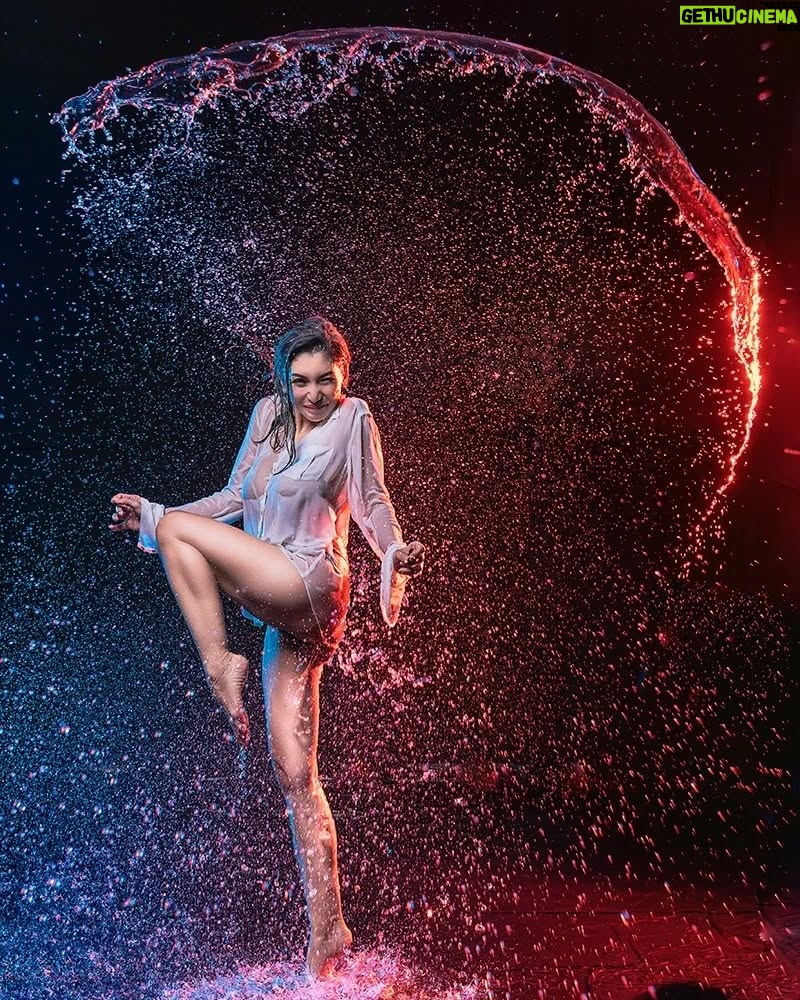 Baby Margaretha - 17.4K Likes - Splish Splash 💦
Lensed : @hendrawanstefanus
MUA : @dlanysmua
Event : @padepokanbolosgawe
Lighting @visico_indonesia
#babymargaretha
#photomodel
#photoconcept
#photosession
#instaphoto
#conceptualphotography
#modelphotography
#portraitmood
#photooftheday
#indonesianmodel
#padepokanbolosgawe
#wgbolosgawe
#wgpropokator
#setiaptgl32motobule
#visico #visico_indonesia #goVisico #lightingiseverything #EnnergySolutions
#witacom
