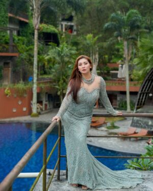 Baby Margaretha Instagram - Cinta bukan tentang mengubah seseorang.
Ini tentang caramu menerima seseorang apa adanya dan tumbuh bersamanya 💚

Lensed @sutemmy 
Attire @danymulya.atelier @concettawedding 
Location @sangria_resortspa 

#sangria #sangriaresort #sangriaresortandspa #concettawedding #danymulyaatelier #sage #sagegown #instaphoto #instabeauty #instalike #instalove #instagram #babymargaretha #bandungplacetogo #lembangbandung #indonesia