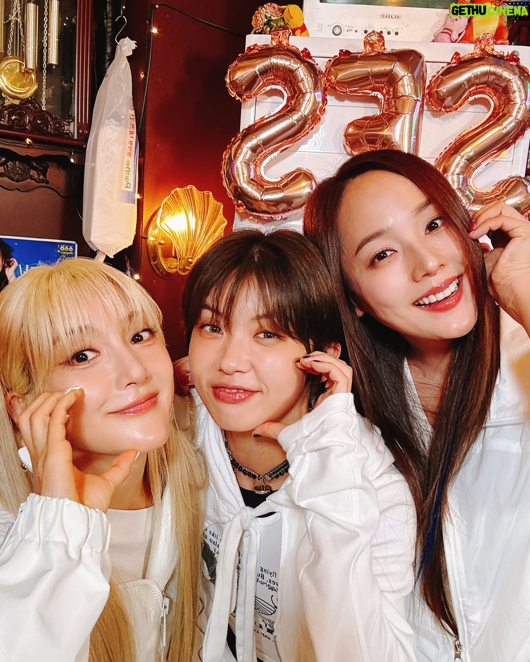 Bada - 8.3K Likes - ♥️🫵🏻🫀
#아이키 #바다 #유진 #이사진#있었네