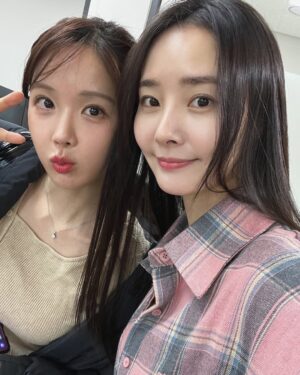 Bae Woo-hee Instagram - 해피하고 사랑스러운 사람들과 함께💗
