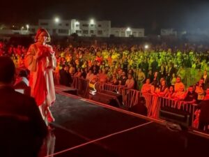 Balqees Ahmed Fathi Instagram - حلم وردي ❤️ عشته ليلة أمس مع الجمهور الأغلى على قلبي جمهور #المغرب في مهرجان موازين بحضور غفير جدا من جميع انحاء المغرب 🇲🇦
الله يكبر بيكم بحال ما كبرتوا بيا 🇲🇦🇲🇦 ديما مغرب والمغرب ديما تووووووب