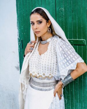 Balqees Ahmed Fathi Instagram - عندك نهار او جوج 😡❤️
كيجاتكم اللوكات ديال #طاوعك_قلبك ؟!