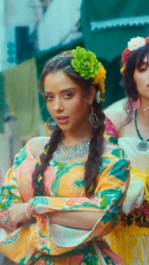 Balqees Ahmed Fathi Instagram - #طاوعك_قلبك 🇲🇦 الان عبر قناتي في اليوتيوب
اهداء من قلبي وروحي للشعب المغربي الكبير مع الشكر الجزيل للنجم @abdelilah.rachid ❤️
كلمات: @youness.adam.officiel
الحان: @salahmojahidmusic
توزيع: @hamza_elghazi_prod
اخراج: @abderrafia_elabdioui
#ايلا_فهمتي_سيل_ليا 😂😂🤣