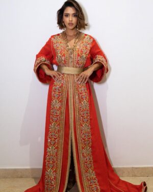 Balqees Ahmed Fathi Instagram - #القفطان_المغربي حاضر دائما ❤️🇲🇦
Styled by @cedrichaddad
Caftan by @maisonfatim
Hair @salon_mus_diva
Makeup @bexbeautyofficial
Photos @novarita.photography