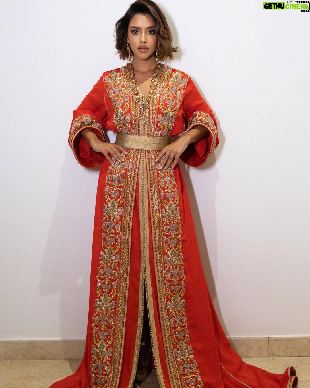 Balqees Ahmed Fathi - 97.9K Likes - #القفطان_المغربي حاضر دائما ❤️🇲🇦

Styled by @cedrichaddad 
Caftan by @maisonfatim 
Hair @salon_mus_diva 
Makeup @bexbeautyofficial 
Photos @novarita.photography