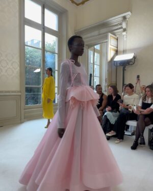 Balqees Ahmed Fathi Instagram - Dreaming with @giambattistavalliparis 🌸
Thank you @giambattistavalli for having me 🤍
Stylist: @cedrichaddad
Makeup: @bexbeautyofficial
Hair: @ilhammestour
Photo Credits: @karlphotography
Video: @mario_capozzoli_
#Balqees #بلقيس #بلقيس_فتحي