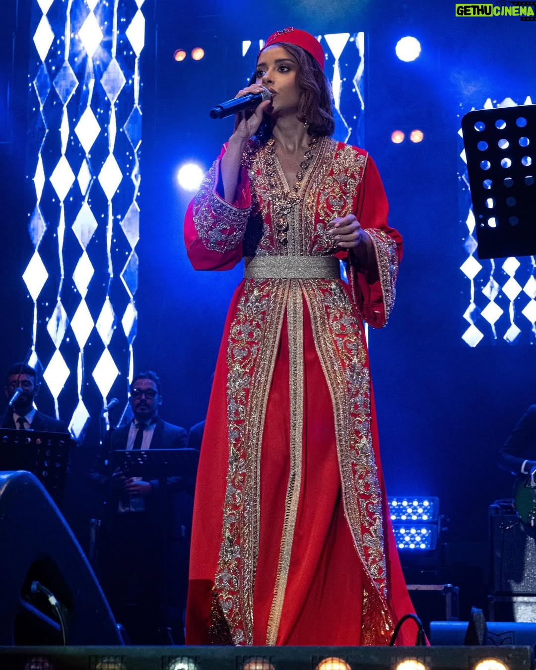 Balqees Ahmed Fathi - 97.9K Likes - #القفطان_المغربي حاضر دائما ❤️🇲🇦

Styled by @cedrichaddad 
Caftan by @maisonfatim 
Hair @salon_mus_diva 
Makeup @bexbeautyofficial 
Photos @novarita.photography