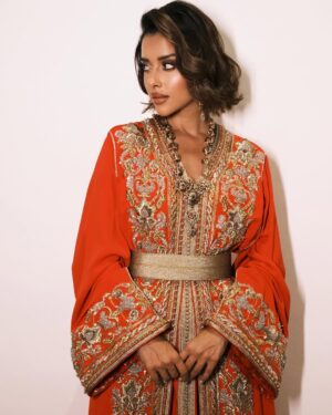 Balqees Ahmed Fathi Instagram - #القفطان_المغربي حاضر دائما ❤️🇲🇦
Styled by @cedrichaddad
Caftan by @maisonfatim
Hair @salon_mus_diva
Makeup @bexbeautyofficial
Photos @novarita.photography