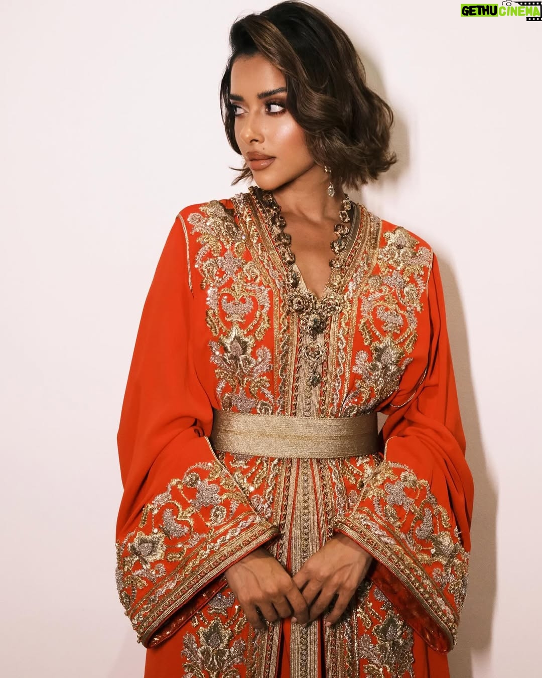 Balqees Ahmed Fathi - 97.9K Likes - #القفطان_المغربي حاضر دائما ❤️🇲🇦

Styled by @cedrichaddad 
Caftan by @maisonfatim 
Hair @salon_mus_diva 
Makeup @bexbeautyofficial 
Photos @novarita.photography