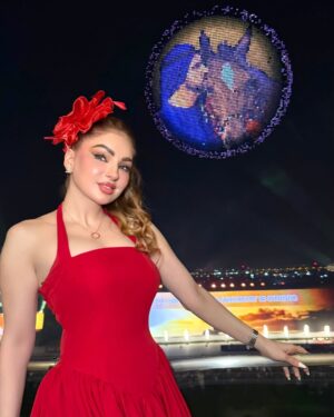 Ban Adnan Instagram - Dubai World Cup 🐎🐎🐎 @racingdubai  @longines  @savoirarabia 📷: @ali.alkurdi.photography 💃: @styleme.2019 💇: @joe__hassoun @shathabeautyspa