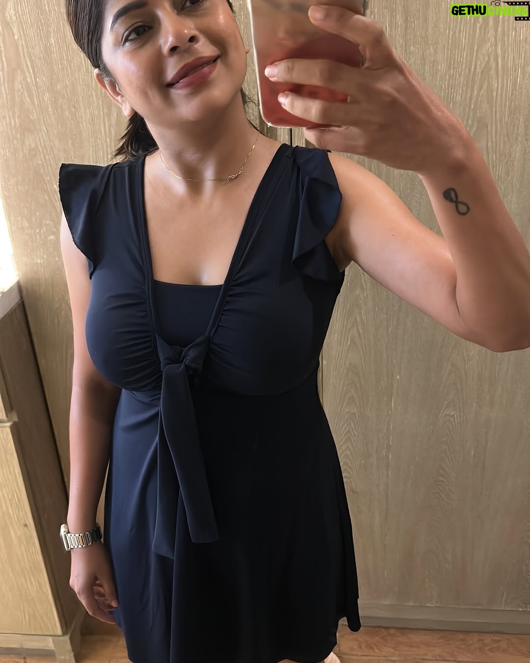 Bavithra B - 6.9K Likes - #phuketphotos
What I wore in #Phuket 😇
Just can’t wait to go again and experience the #phuketmagic
Also thank you so much @kaniha_official darling. So sweet of you to get me the evil eye bag. The bag helped me so much in my trip and I carried with me everywhere I went.
#bavithra #singapenne #misssouthindia2017 #singapenneonsuntv