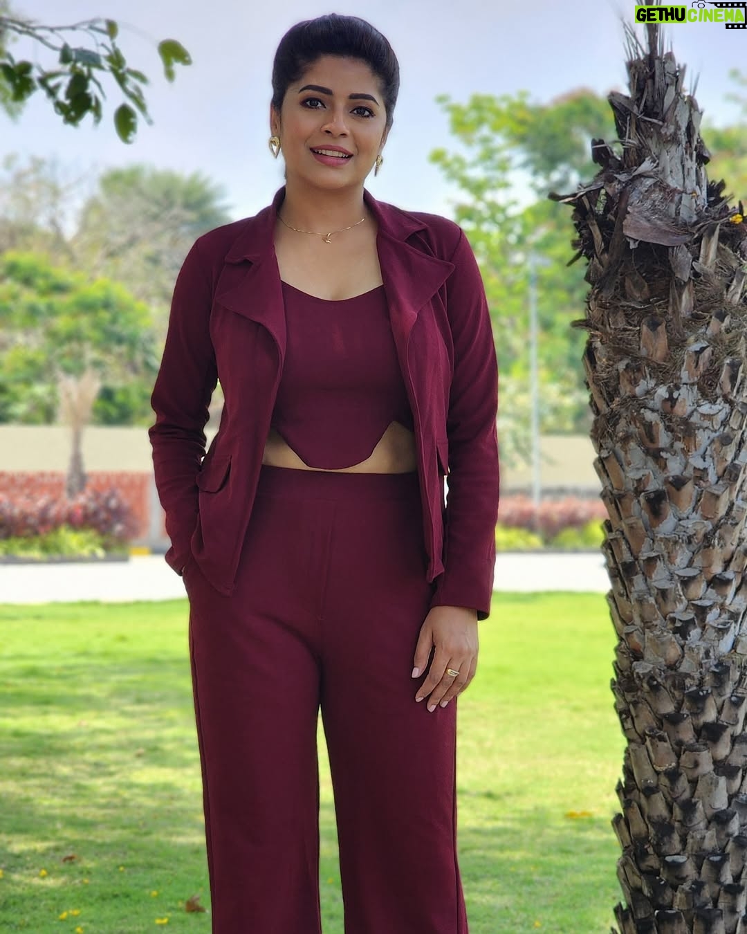 Bavithra B - 6.4K Likes - 🐙
Pc @iamdarshak
#bavithra #suntv #singapenne #misssouthindia2017 #singapenneonsuntv