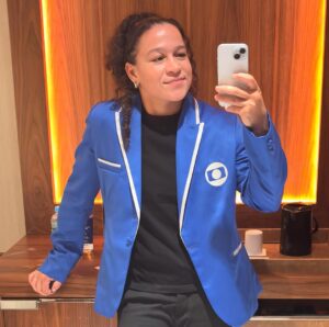 Beatriz Ferreira Instagram - Ontem foi o aniversário de 60 anos da @tvglobo, e eu pude estar presente e compartilhar esse momento com diversos atletas que são inspiração e motivo de orgulho para mim. Estar ali com tantos atores e apresentadores que admiro, e que cresci acompanhando e vendo o trabalho, foi surreal. A noite de ontem foi incrível!

Fiquei muito feliz por receber tanto carinho e por ter sido convidada para esse momento. Espero que seja o primeiro de muitos. Sei o quanto isso foi importante não só para mim, mas também para o meu esporte, por estar sendo representado.

Só tenho a agradecer. Muito obrigada, TV Globo! Muito obrigada a todos que contribuíram para que eu pudesse estar lá.

#tvglobo #60anosglobo #redeglobo #maetonaglobo