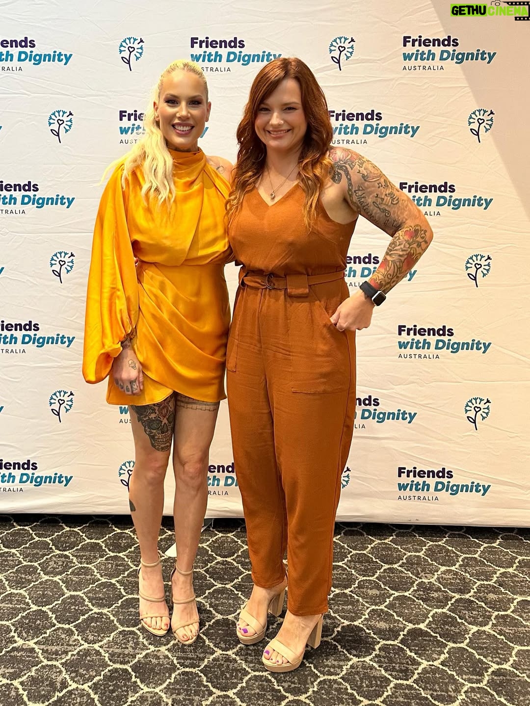 Bec Rawlings - 1.6K Likes - What an amazing day yesterday @friendswithdignity lunch with friends 🥰 thank you for having me & thank you for your amazing work you do helping families affected by DV 💜