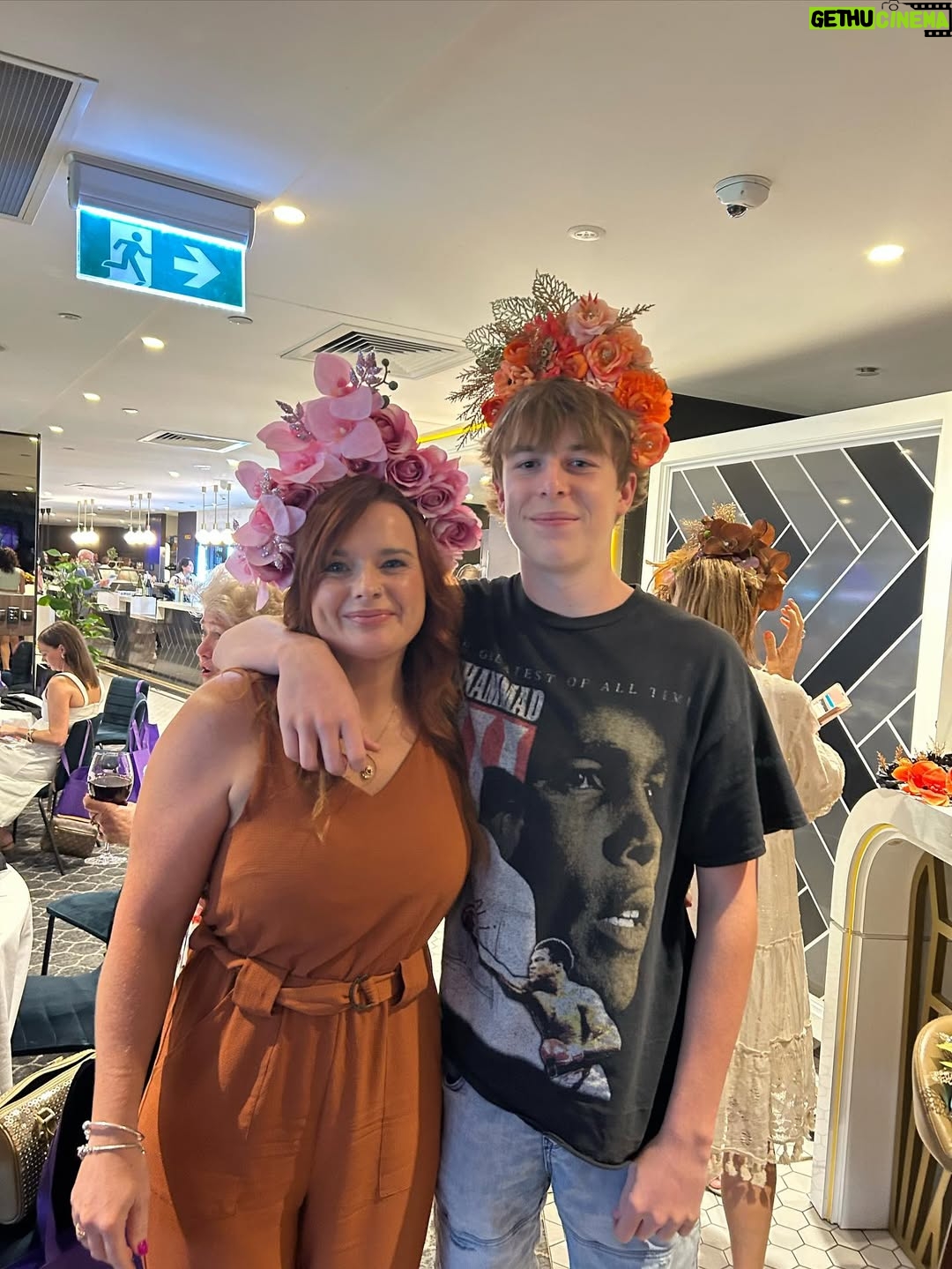 Bec Rawlings - 1.6K Likes - What an amazing day yesterday @friendswithdignity lunch with friends 🥰 thank you for having me & thank you for your amazing work you do helping families affected by DV 💜