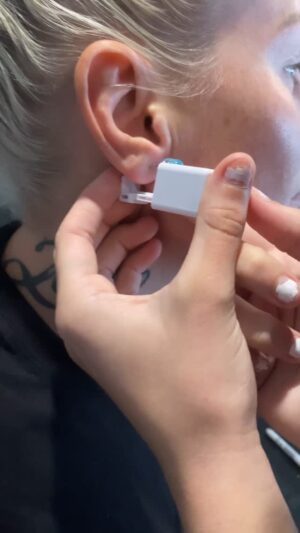 Bec Rawlings Instagram - Gots my ears pierced today 💅 sooo prettyyyyyyyyy! ❤️ thank you miss My My.