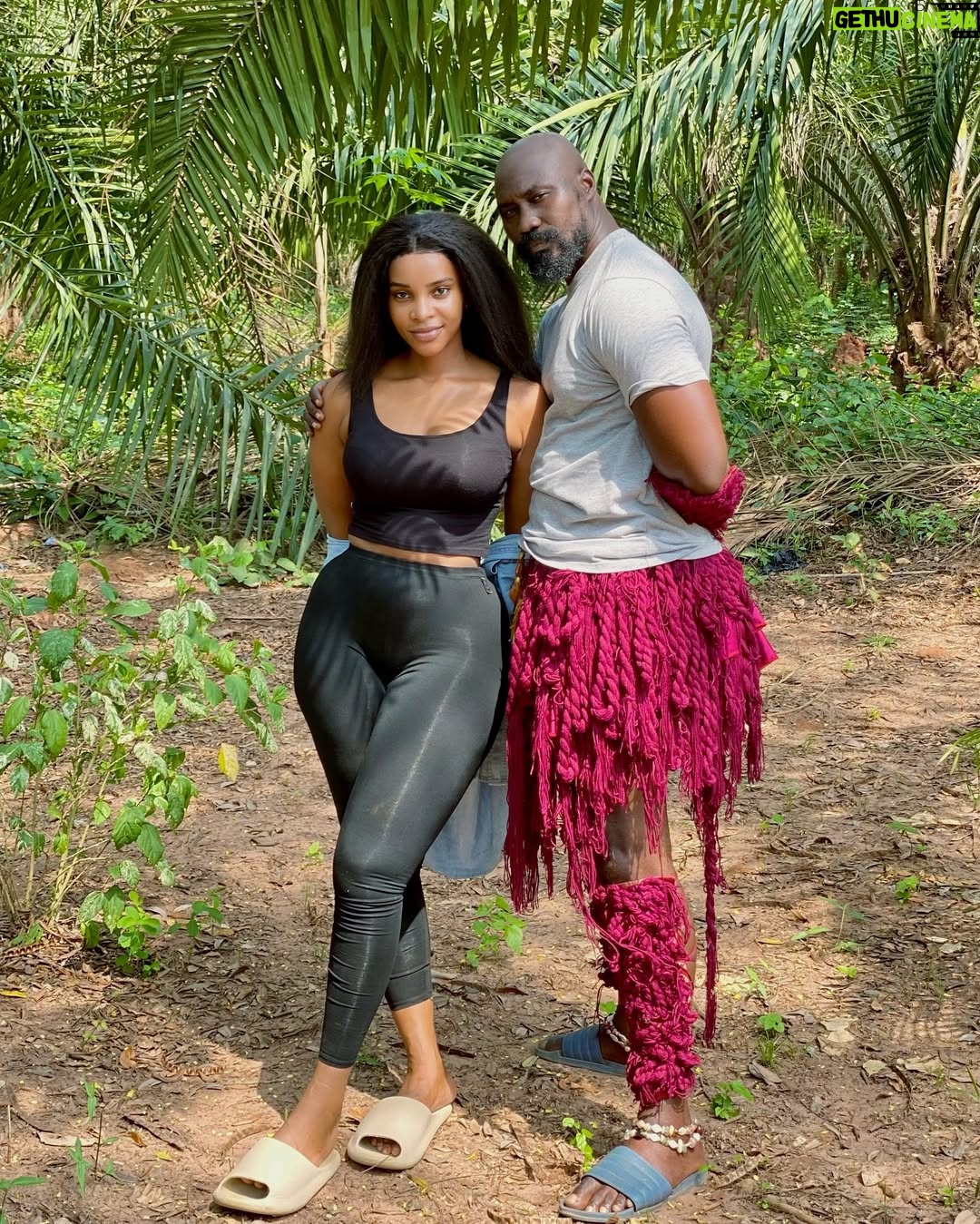 Benedicta Gafah - 45.3K Likes - Another week on set doing what I love most,shooting at the asenema water falls with @mensahinternational .
.
āAMOANIMAAāS ERAā airs from Mondays to Fridays on dstv channel 150 and gotv channel 102.
And you can aswell watch the omnibus on weekends. Enjoy your week š„³. @akwaabamagic
.
.
