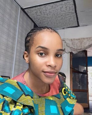 Benedicta Gafah Instagram - Meet Akosua the wife of trotro driver Nii @adjeteyanang in the upcoming movie #laststopthemovie…. Coming soon on your screens 📺…..
.
.
#actresslife #moviescenes #locationpics📷📹🎬