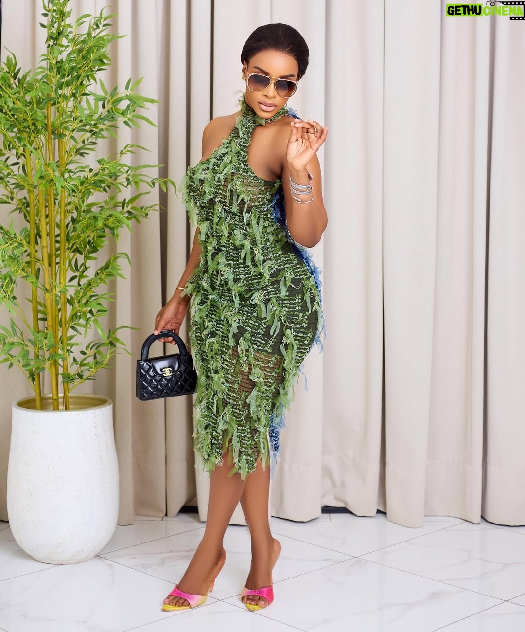 Benedicta Gafah - 33.9K Likes - Thanks to my amazing and selfless best friend for getting a table for myself and friends to enjoy ourselves at the rapperholic concert. If thereās any concert Iām not missing out on and attend religiously is rapperholic⦠cheers to 2025 and beyond š„š„.
.
.
šø @__princeton.c
