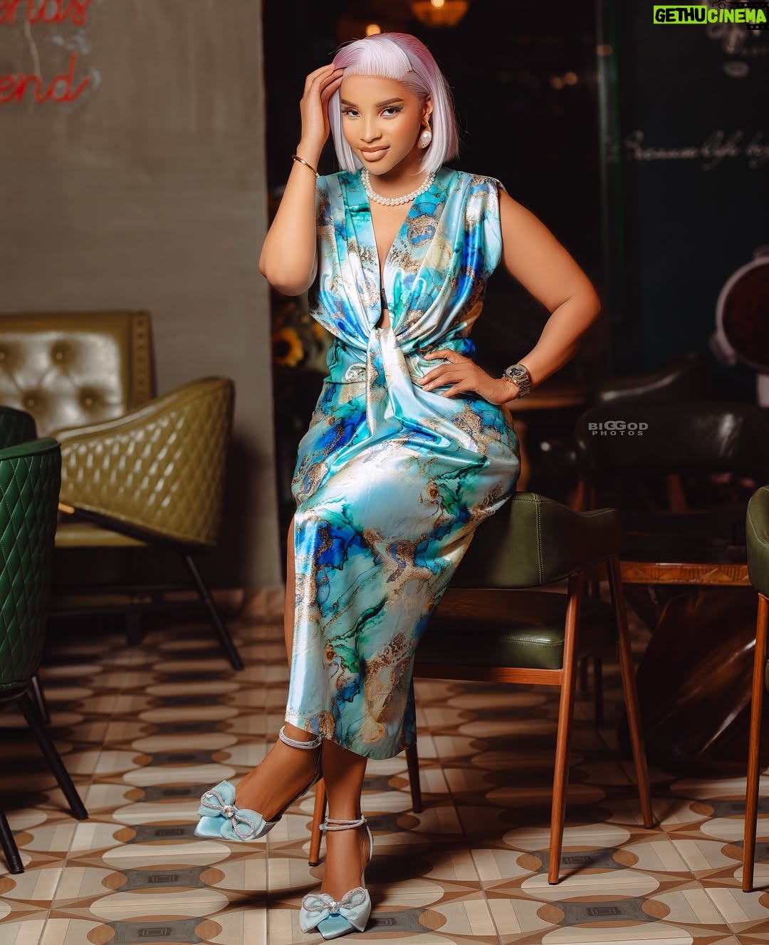 Benedicta Gafah - 33.6K Likes - Guys Iām not married . Never been married neither am I seeing any married man. And it isnāt in my interest being anybodyās 2nd option.Someday should I get married,Iāll be the first to announce it āØš„.
.
Outfit out of stock @luxiwear___gh
.
šø @biggodphotos