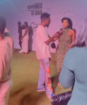 Benedicta Gafah Instagram - Thanks to my amazing and selfless best friend for getting a table for myself and friends to enjoy ourselves at the rapperholic concert. If there’s any concert I’m not missing out on and attend religiously is rapperholic… cheers to 2025 and beyond 🥂🥂.
.
.
📸 @__princeton.c