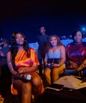 Benedicta Gafah Instagram - Thanks to my amazing and selfless best friend for getting a table for myself and friends to enjoy ourselves at the rapperholic concert. If there’s any concert I’m not missing out on and attend religiously is rapperholic… cheers to 2025 and beyond 🥂🥂.
.
.
📸 @__princeton.c