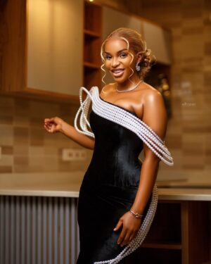 Benedicta Gafah Instagram - A time was had over the weekend ✨🥂.
.
.
Outfit designed by @kayzels_ 
.
Photographed by @hotspotphotography 
.
#rnaq40