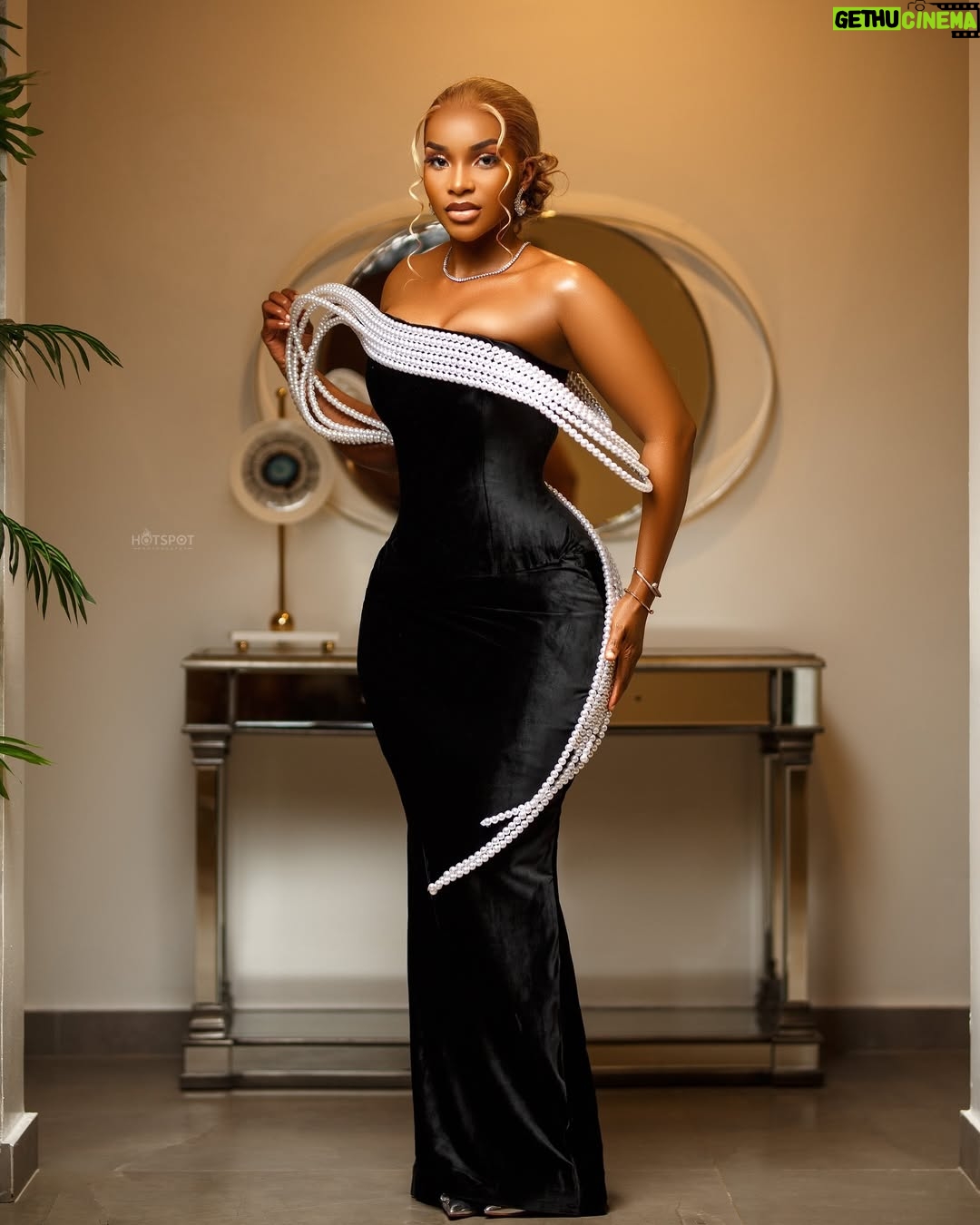 Benedicta Gafah - 41.4K Likes - A time was had over the weekend āØš„.
.
.
Outfit designed by @kayzels_
.
Photographed by @hotspotphotography
.
#rnaq40
