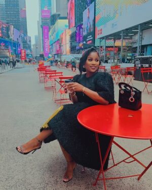 Berla Mundi Instagram - Hello November...... 👋 

Be good to me 🥰🎀

👗: @dhbydhofficial