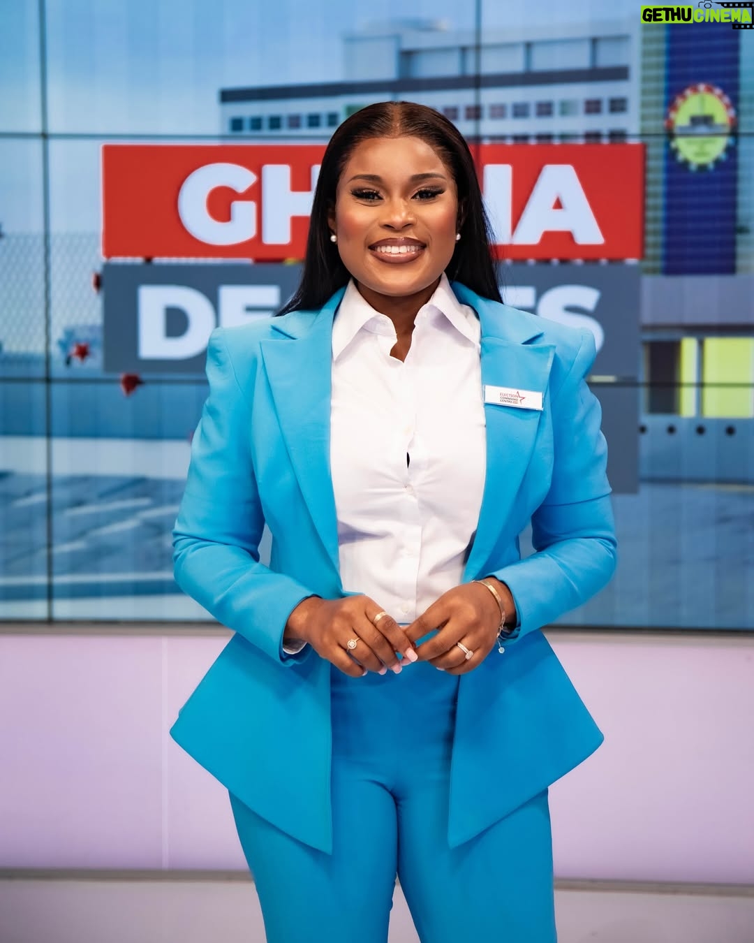 Berla Mundi - 21.1K Likes - Still on your screens. It’s your #electioncommandcentre with the #AfternoonStretch team. Hope you are watching @tv3_ghana .
We are waiting for the EC to officially declare the 2024 Presidential results and resolve the issues surrounding delay in collating and declaring some parliamentary seats.
👗: #BMsuits x @yartelgh
💇🏾♀️: @hairaffairs_byayisha