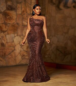 Berla Mundi Instagram - Good morning ☺️

It’s been a minute. How are you all doing? 

A little commotion for this brown number . 🎉

Hosted the @ghanabeautyawards_official over the weekend and my team came through as usual. 
Congrats to the organizers and all award winners. 

✨ @yartelgh 
✨ @hairaffairs_byayisha 
✨ @naphsie_mua 
✨ @ansahkenphotography
✨ @lenpafabrics