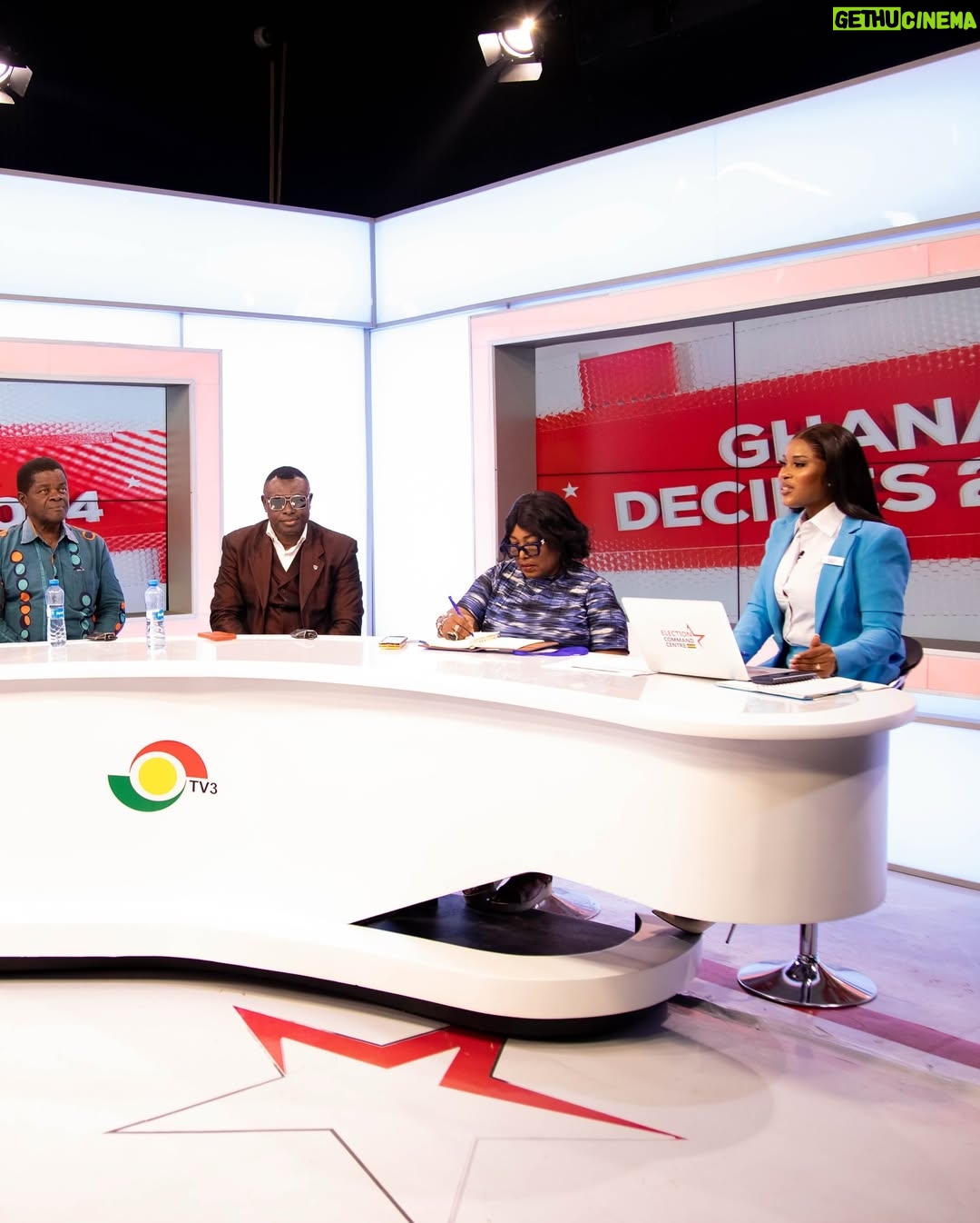 Berla Mundi - 21.1K Likes - Still on your screens. It’s your #electioncommandcentre with the #AfternoonStretch team. Hope you are watching @tv3_ghana .
We are waiting for the EC to officially declare the 2024 Presidential results and resolve the issues surrounding delay in collating and declaring some parliamentary seats.
👗: #BMsuits x @yartelgh
💇🏾♀️: @hairaffairs_byayisha