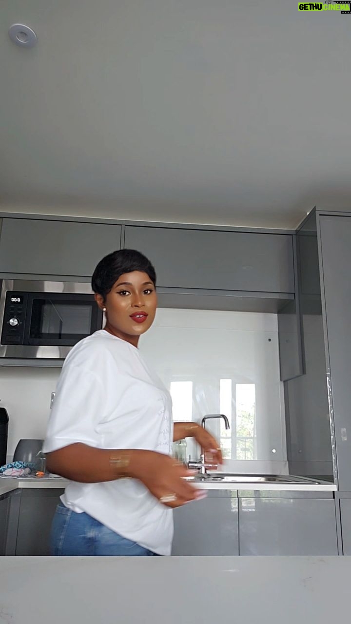 Berla Mundi - 24.2K Likes - Am I the only one struggling? 🤣🤣🤣🤣
Where can I buy a 'landline' for my mum, please? Mabl3.com 😅
Anyway, you can also send money from Canada, Australia, the UK, the US, and Europe to Africa and Asia with the @payangelmoney app.
The link is in my bio. Download the app and use code #Berla101 for your first transaction (if you live in the countries mentioned earlier) to get some discounts.
Transfer is absolutely free, and rates are the best across the board.
#berlaxpayangel #PayAngel #moneytransfer #remittance #berla #berlamundi #byoubyberlamundi #