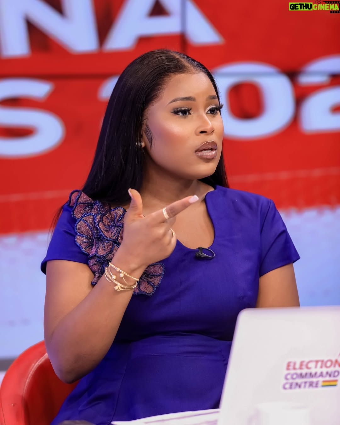 Berla Mundi - 30K Likes - It’s D-Day and your #ElectionCommandCentre is ready to serve you with updates, analysis and results!!
Stay with us all through the election season for all your facts and credible reviews.
Hair: @hairaffairs_byayisha
Dress: @yartelgh