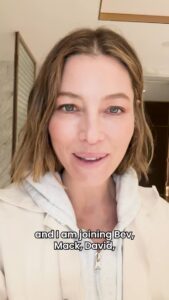 Actress Beverley Mitchell HD Photos and Wallpapers November 2025
