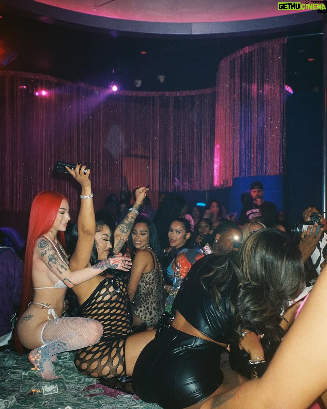Bhad Bhabie - 693.5K Likes - Everybody I had fun , I wanna do it again 😂💅🍼 $BHAD
