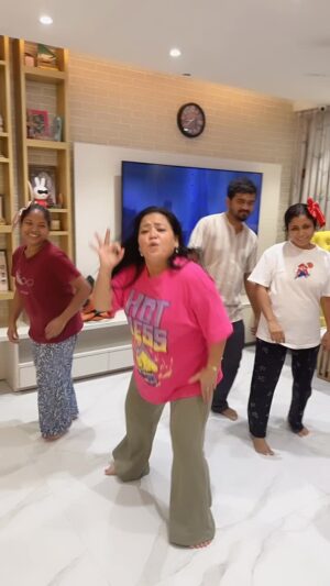 Bharti Singh Instagram - humne kaisa kiya?🤣 #rupa#munna #manisha humko kuch samj nahi aaya🙈 #funnyreels😂😂 #family❤️