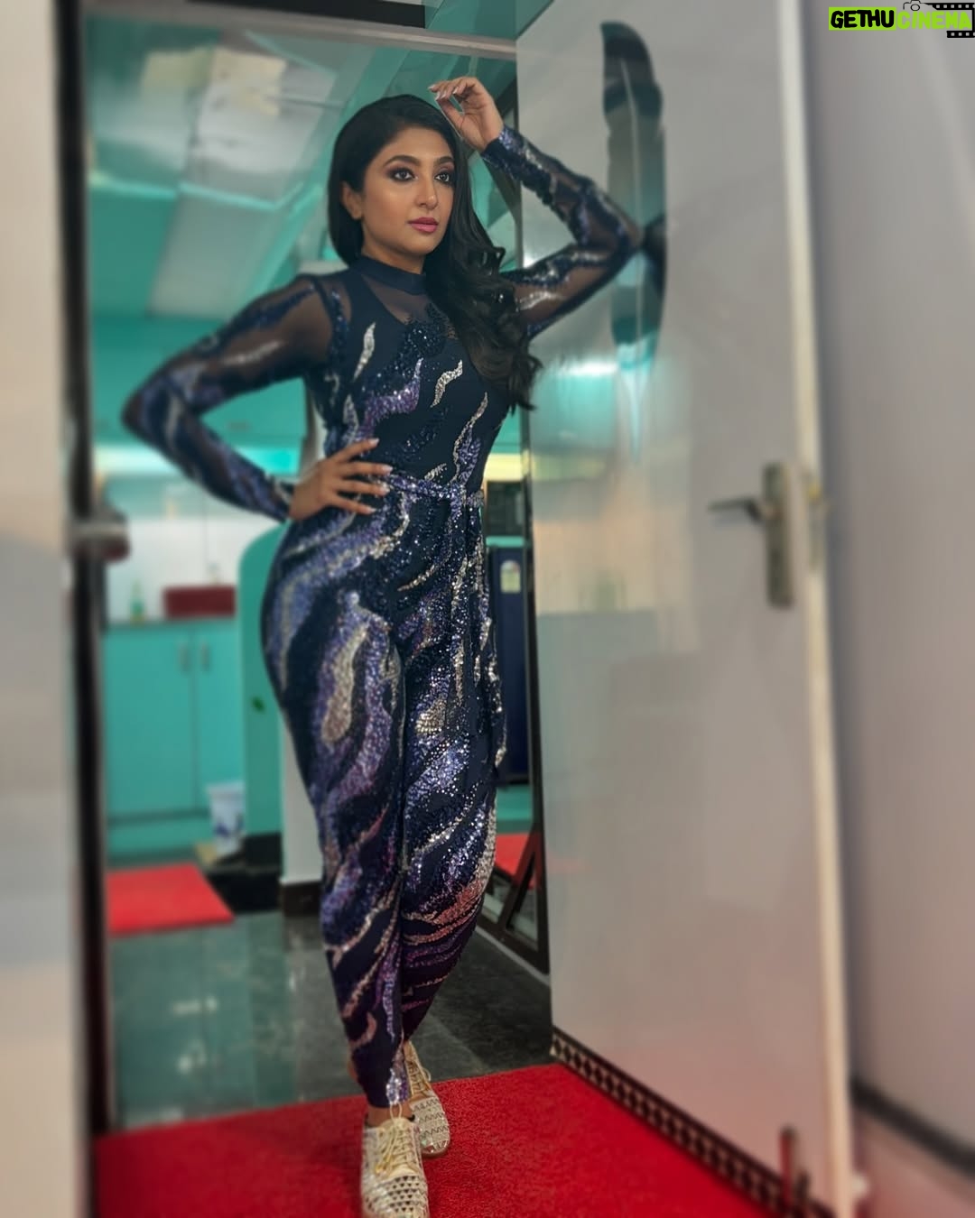 Bhoomi Trivedi - 5.1K Likes - 💙