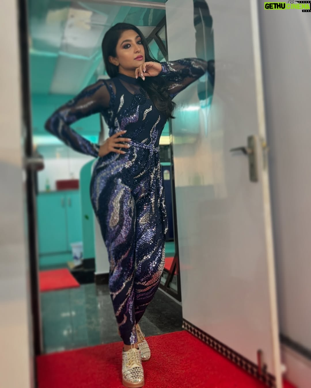 Bhoomi Trivedi - 5.1K Likes - 💙