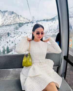 Bhoomika Mirchandani Instagram - SNOW. SOLO. SERENE 🤍