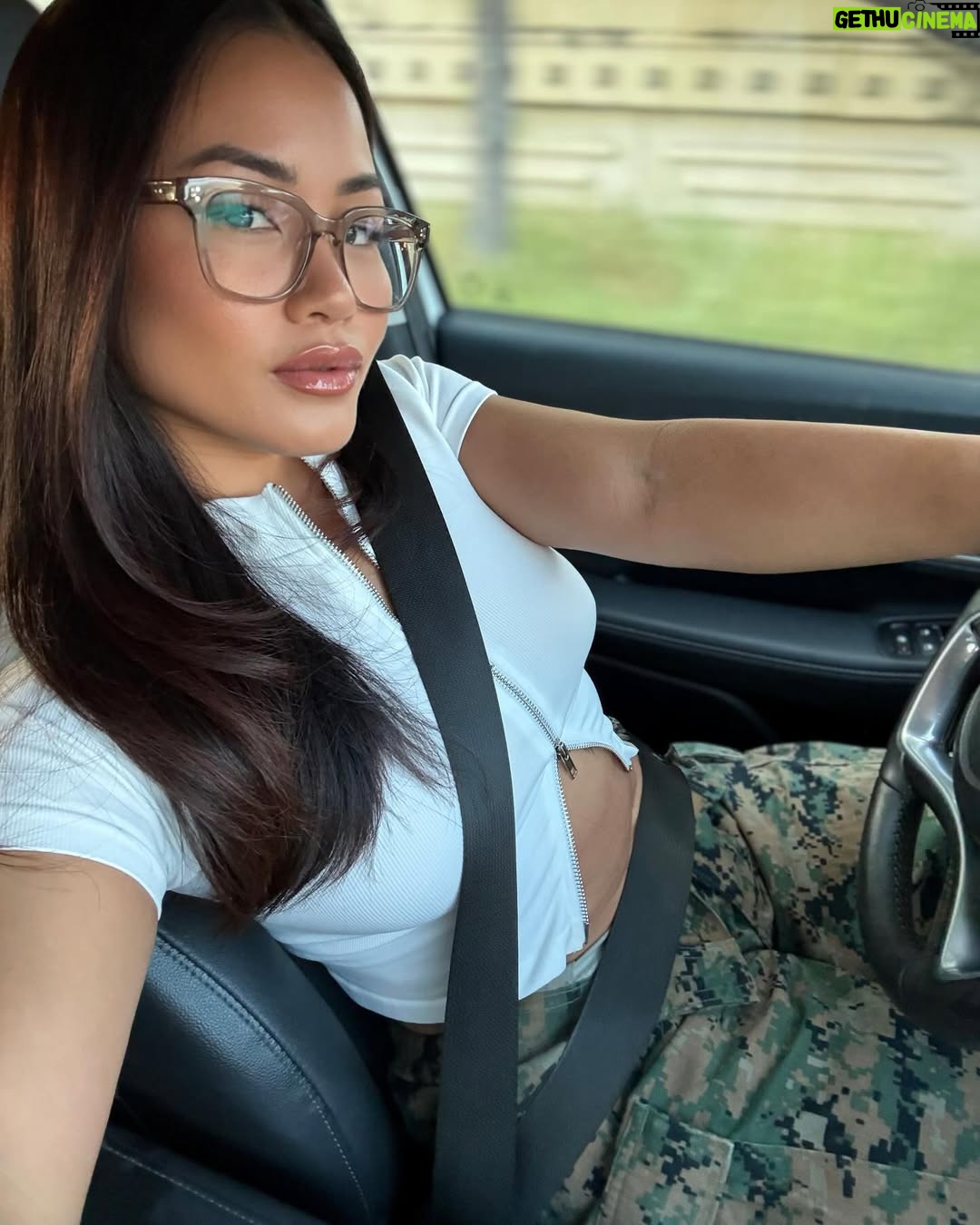 Bi Nguyen - 4.2K Likes - Well just keep it rolling babe.