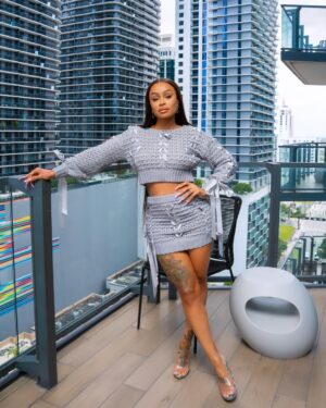 Blac Chyna Instagram - Pop out and it’s cameras 🎥 @fashionnova