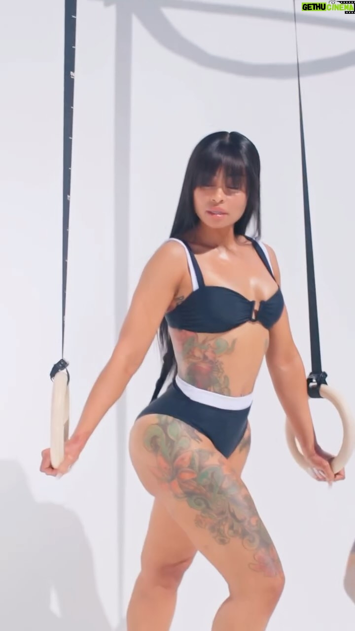 Blac Chyna - 14.5K Likes - “Hearts Pure Cosmetics”
Full Lace Wig | Gloss “Dream” @heartspurecosmetics
Videographer: @mr.koa
Studio : @volkacreativespace
MUA : @alexjairus
Hair : @bammyrodeodrive
