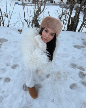 Bora Zemani Instagram - MË COOL BORA SE BORA 😉❄️