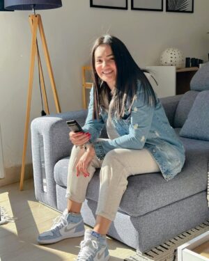 Bouchra Okbi Instagram - كانت سنة جميلة مع …..☺️
اكتبوها و خلوها الكلافيي يكمل ..علابالي رح تشبعوا ضحك 😂😂😂😂.
أنا شوفو وش خرجلي 😂😂😂😂
كانت سنة جميلة مع بعض 😎
تلفوني كيما أنا حافظ الميم 😂😂
ايا نشوفو نتوما خلولي فالتعليقات 

#happynewyear #love #mumlife #together