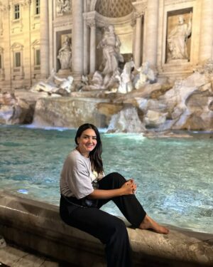 Bouchra Okbi Instagram - Hello from Roma ♥️
شكون هي أكثر صورة عجبتكم ☺️☺️☺️
Swip باه تشوفو وين رحت لبارح فاليل