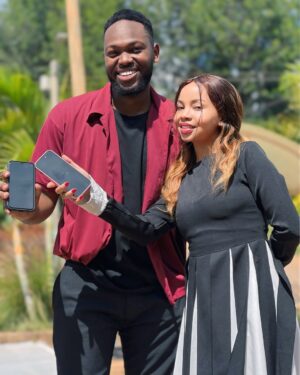 Brenda Wairimu Instagram - Socks? Again??? How about you let them decide what they’d like, with eZawadi on the M-PESA APP, gift them a voucher, and they decide what to buy!!! eZawadi is a voucher that can be redeemed at 1 million plus outlets or any till or paybill across Kenya , fueling stations, restaurants and more, a unique way to gift loved ones without any cliche surprises (socks 😂) and you get 5% cashback for any voucher worth 500 KShs or more 

*Max cashback 5,000 KShs

I’m adding the link on my stories to download the MPESA app, and just like that, your gifting game goes from 0️⃣ to 💯!!! With @m_pesakenya and @ezawadi_ke 🍀🍀🍀

#Ad