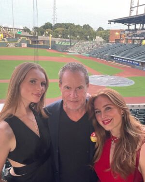 Brooke Shields Instagram - My love turned 61 on Sunday! He makes me laugh more than anyone else and has tolerated me for so long now. I love you, Chris!! The best dad. Happy belated birthday Henchy!!