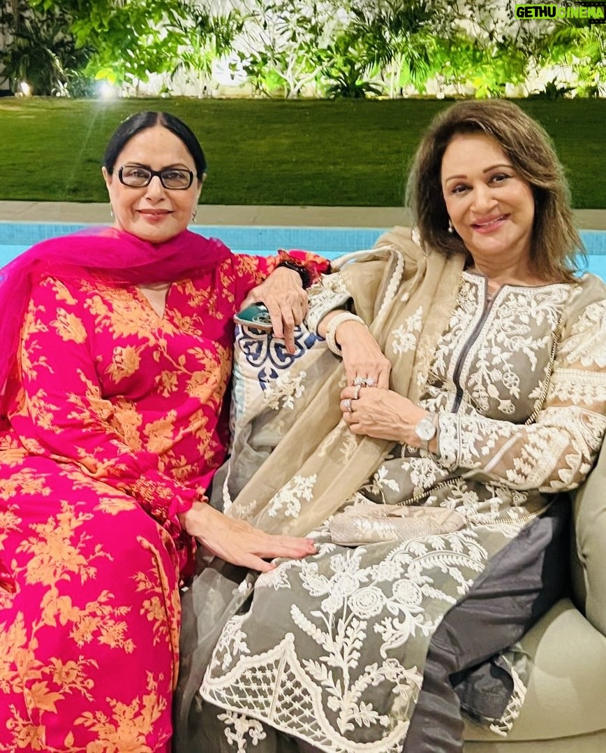 Bushra Ansari - 1.7K Likes - With my darling khushbakht shujaat. !! Happy moments with friends !